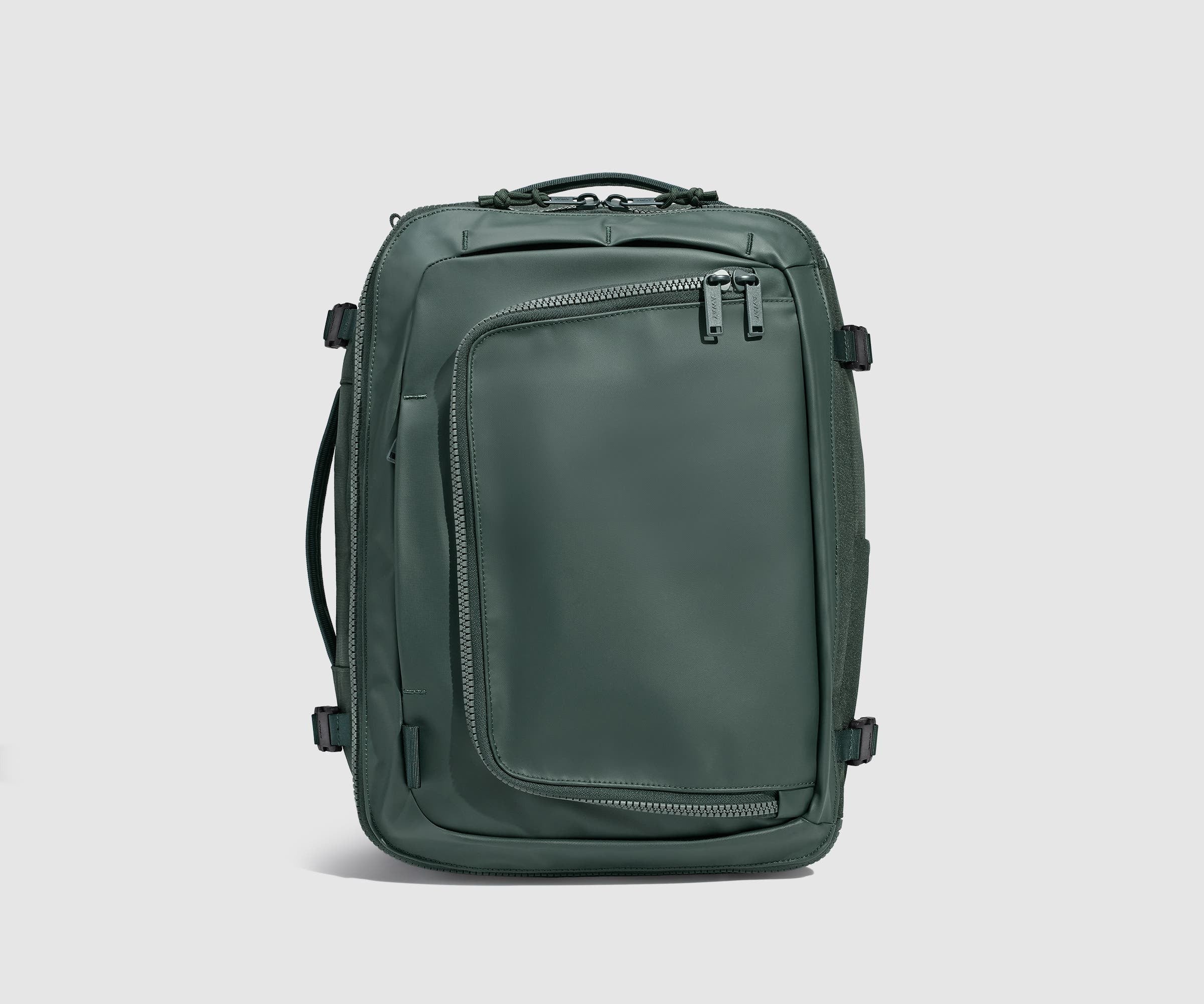 32824_OutdoorBackpack25L_CoreGreen_Front_004_e1d9fd48-62ad-4d39-9b2f-0ebe0f5f47a7.jpg