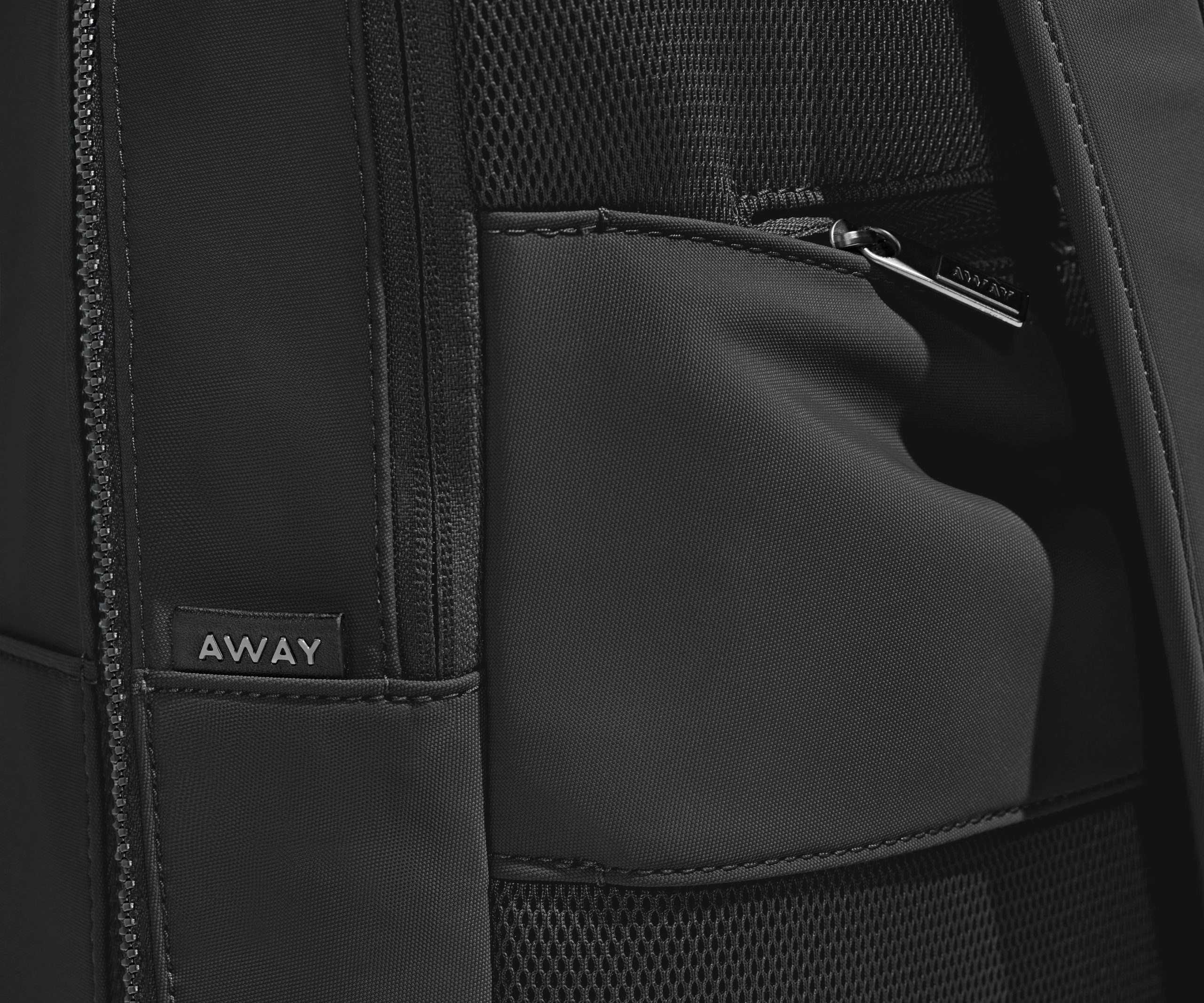 PDP_Backpack_Zip_Black_05_ab5c9aaf-95ad-4b7a-9c31-15809c3264fb.jpg