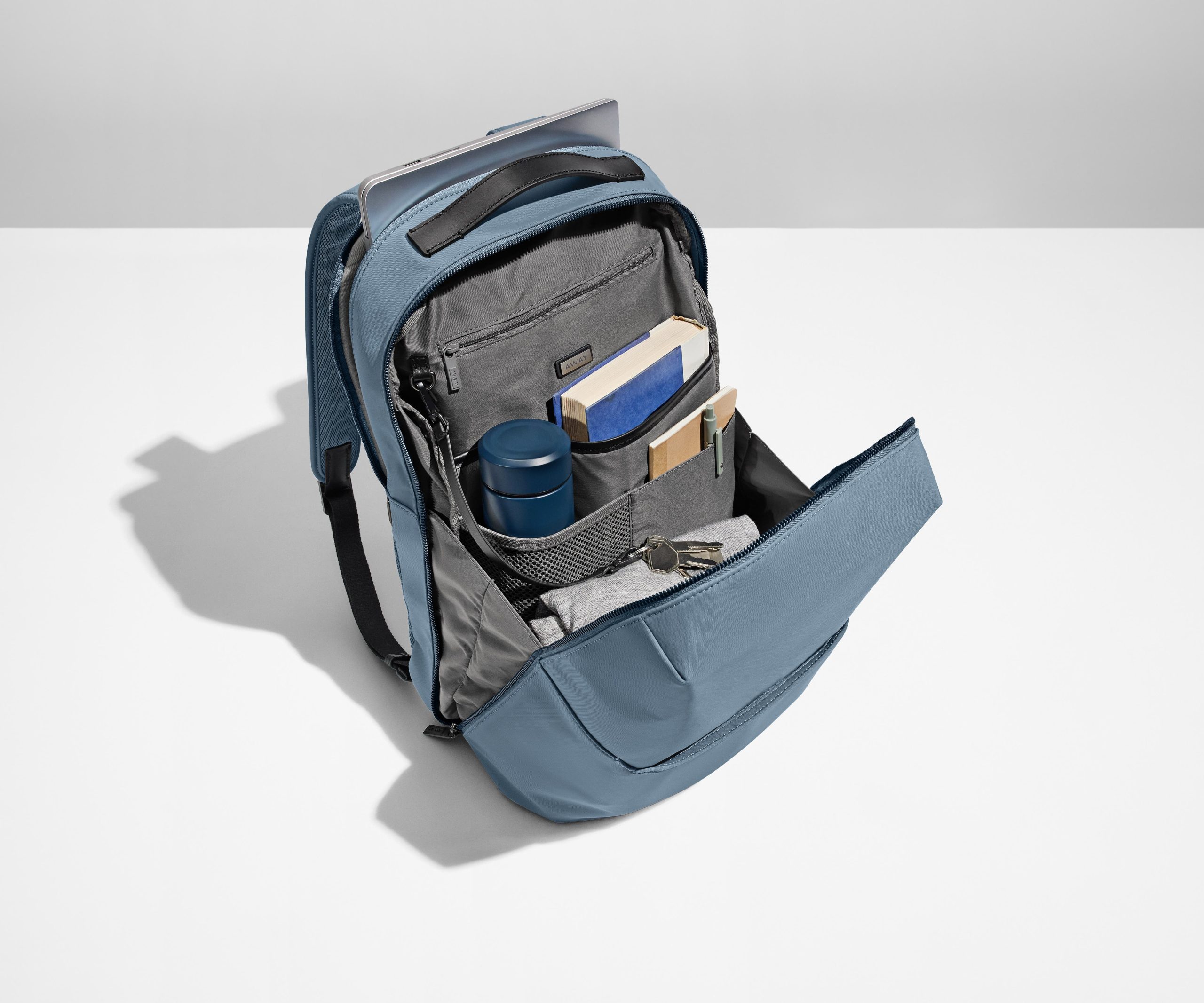 PDP_Backpack_Zip_Coast_03.jpg