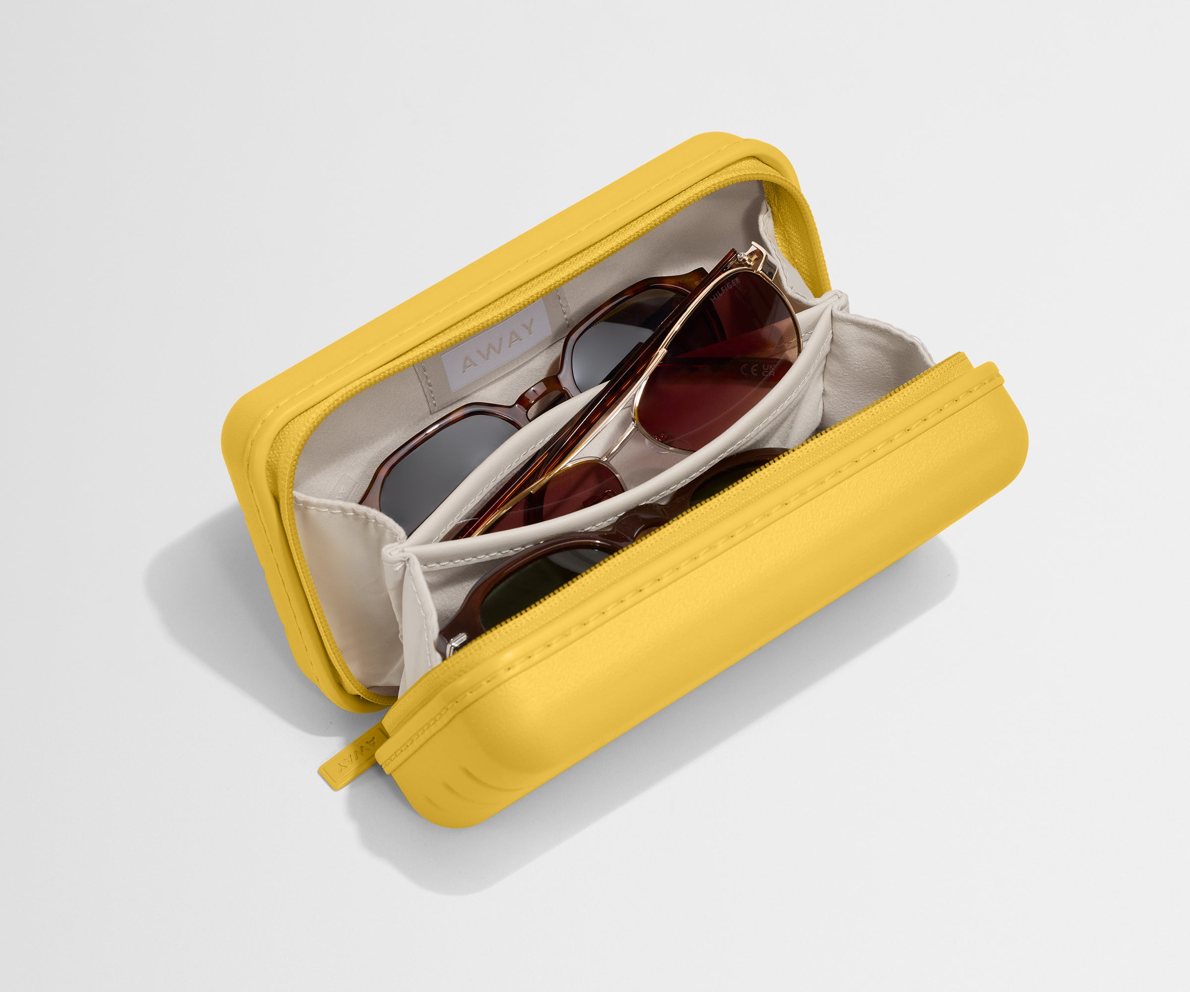 PDP_Beach_Sunglasses_Golden_Hour_Yellow_04.jpg