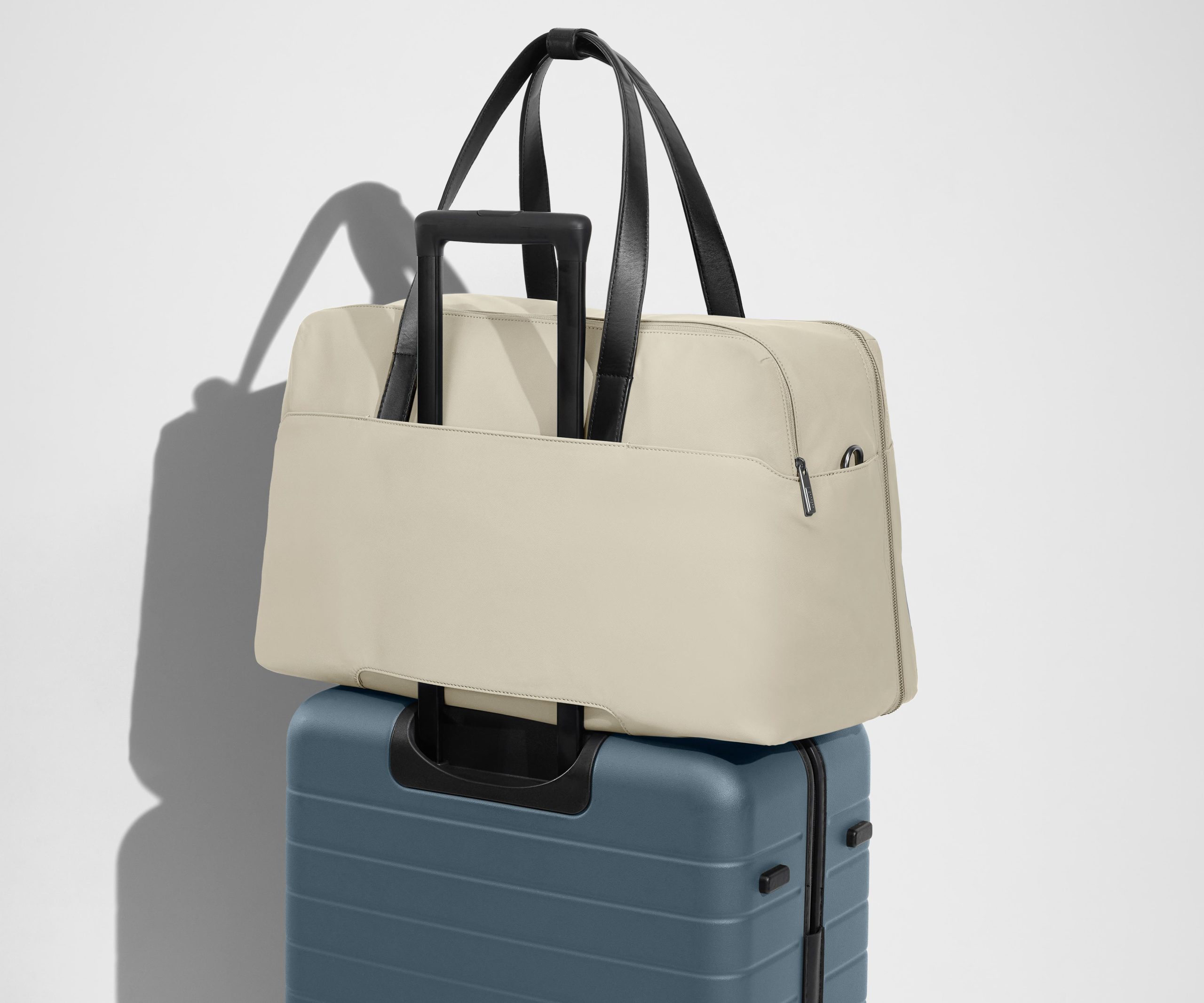 PDP_EverywhereBag_Large_Salt_06_ba0e7d2f-fb2f-4fbc-a5b9-35f067169a24.jpg