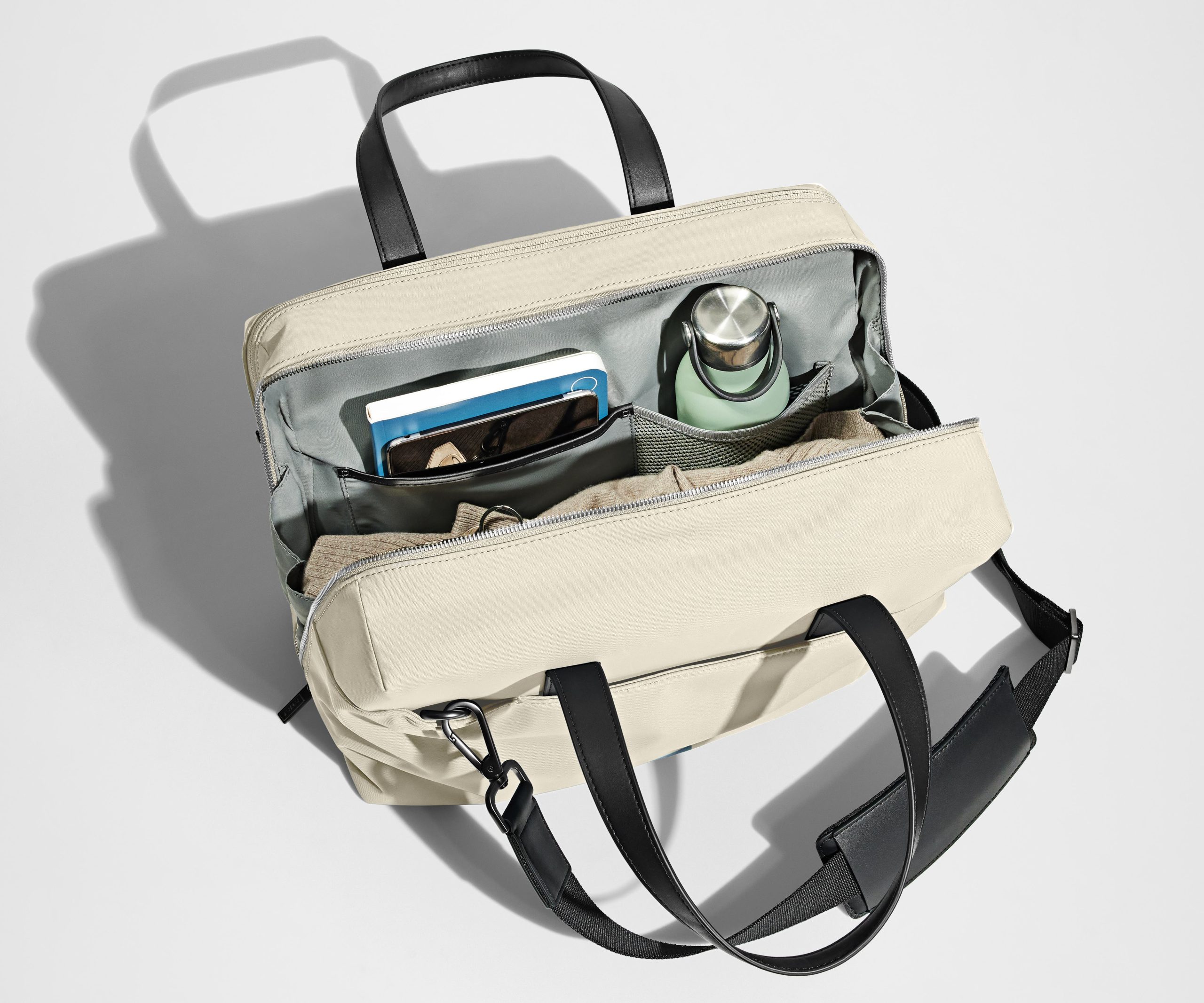PDP_EverywhereBag_Standard_Salt_04_b617a7b7-73d6-4884-a62f-4d643fa60f7f.jpg