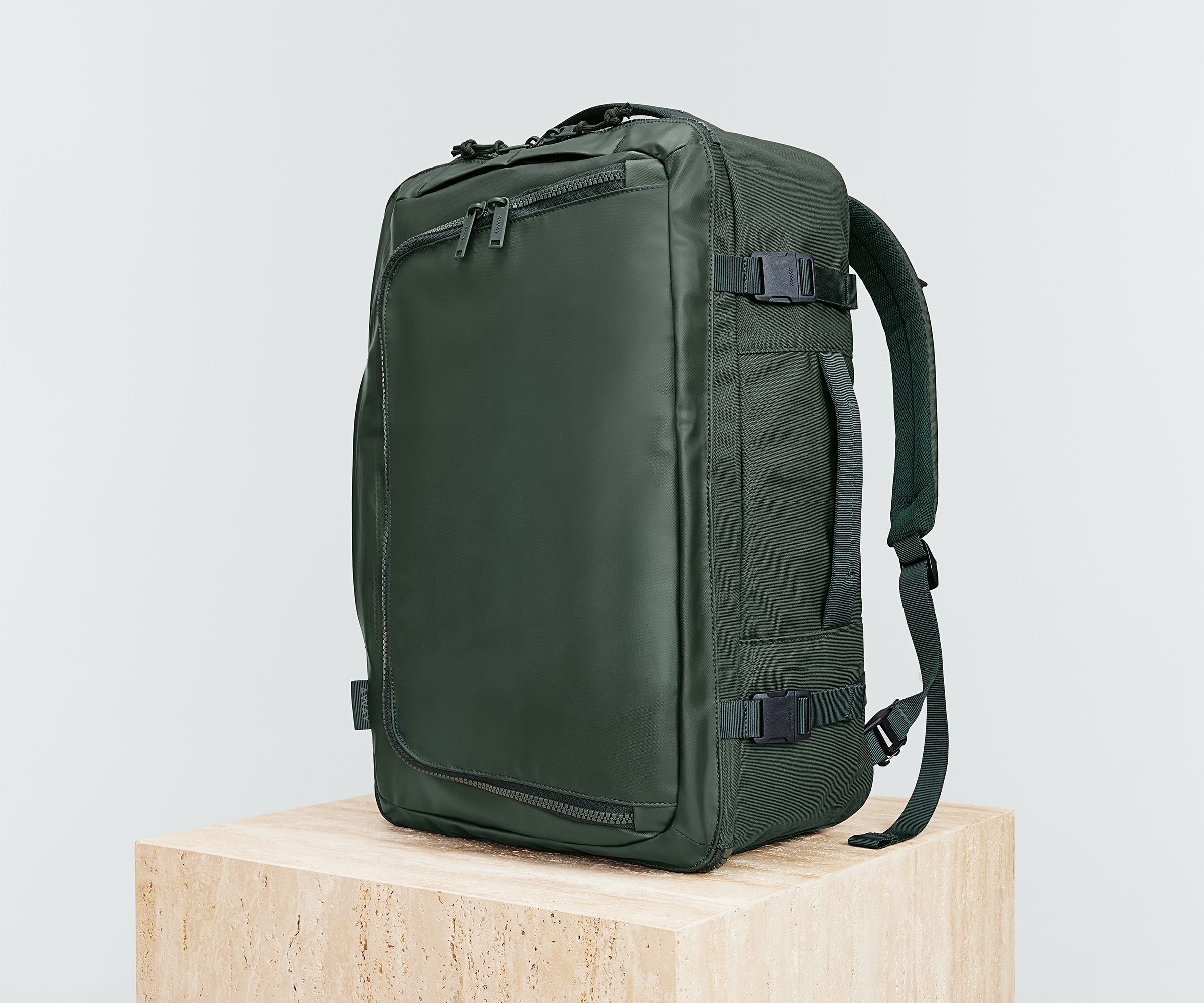 PDP_FAR_Backpack_45L_Green_03_72dc65c3-1b5e-4200-a3ef-b55b800cf733.jpg