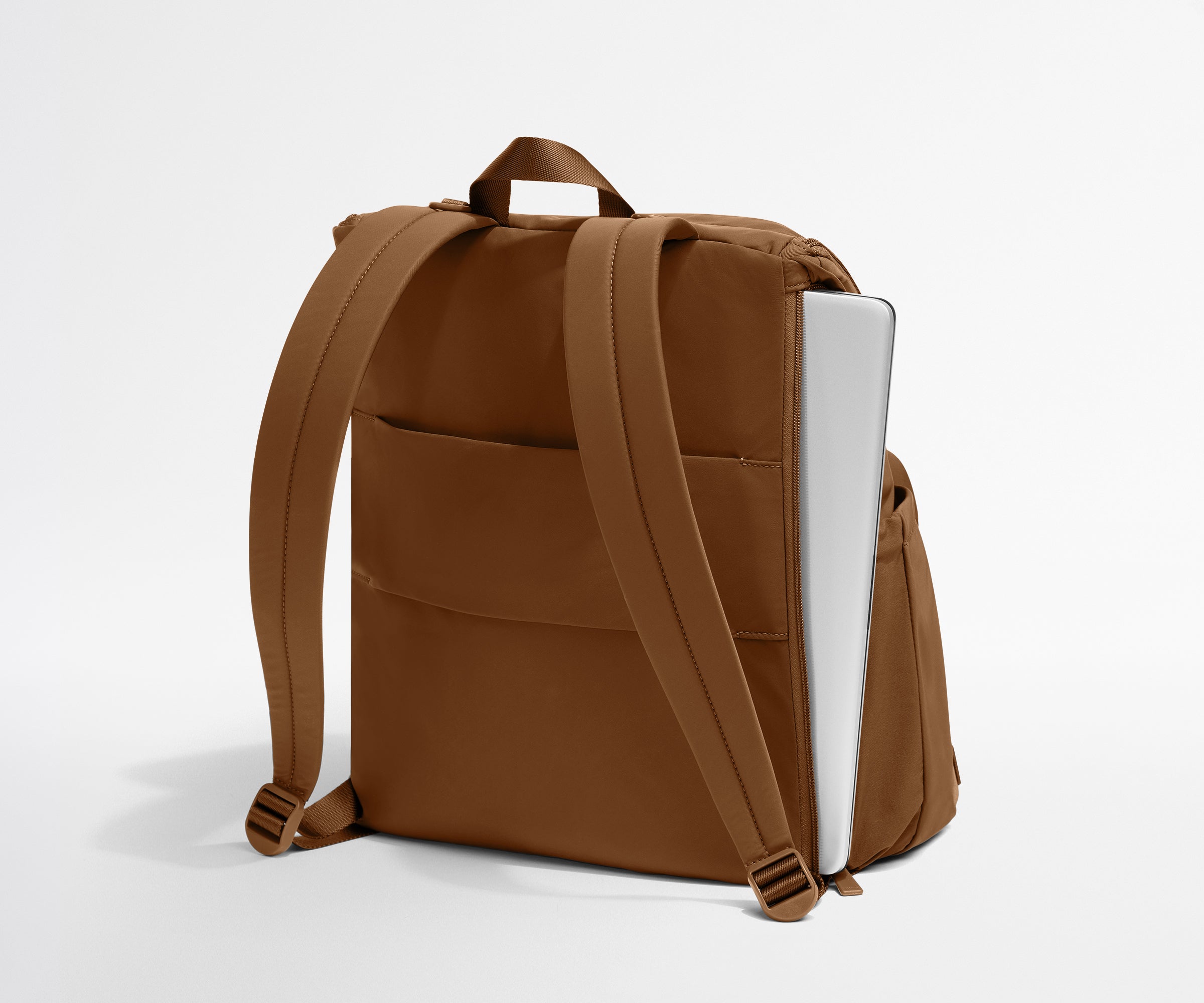 PDP_Featherlight_Diaper_Backpack_Amaro_07.jpg