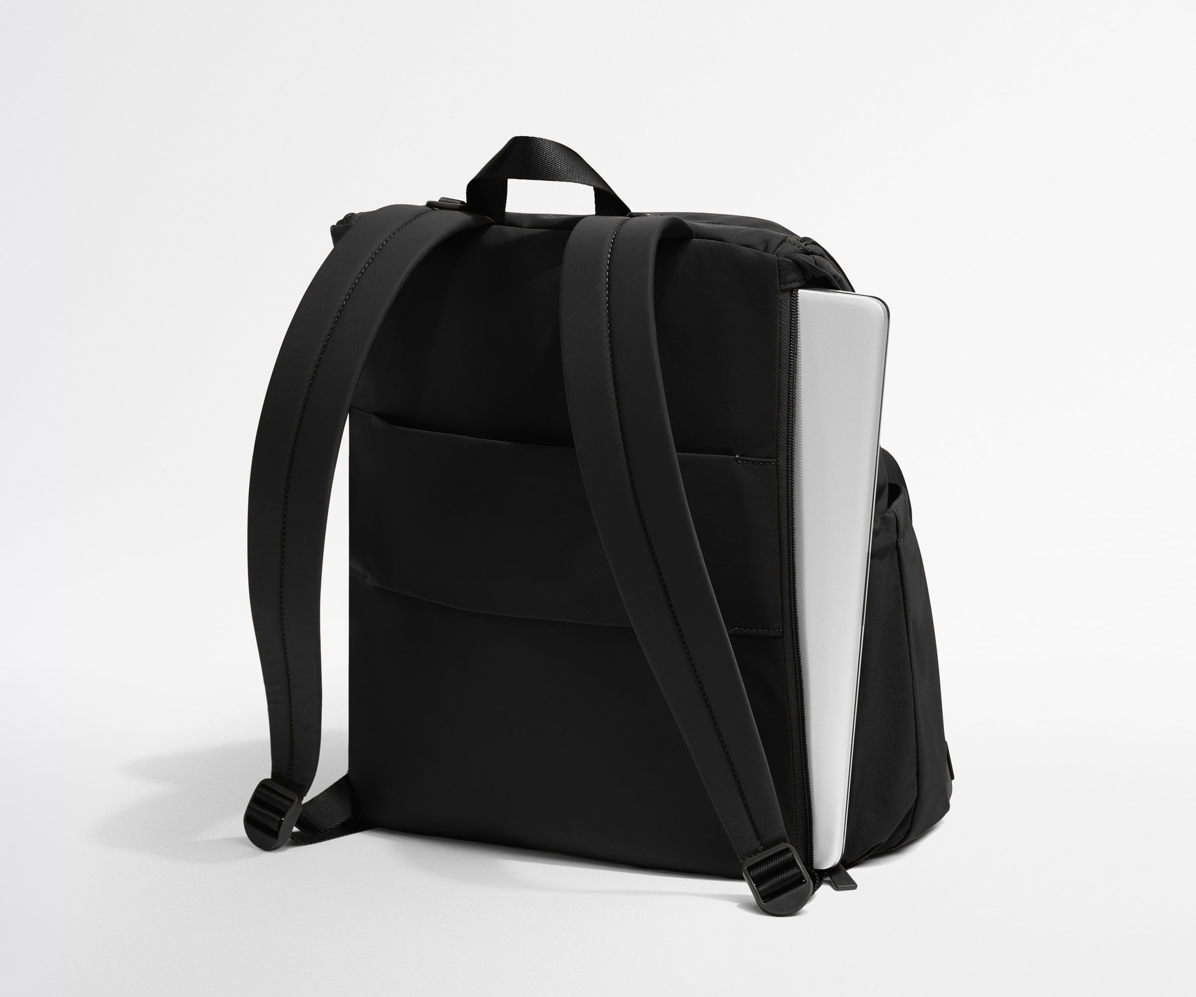 PDP_Featherlight_Diaper_Backpack_Black_07.jpg