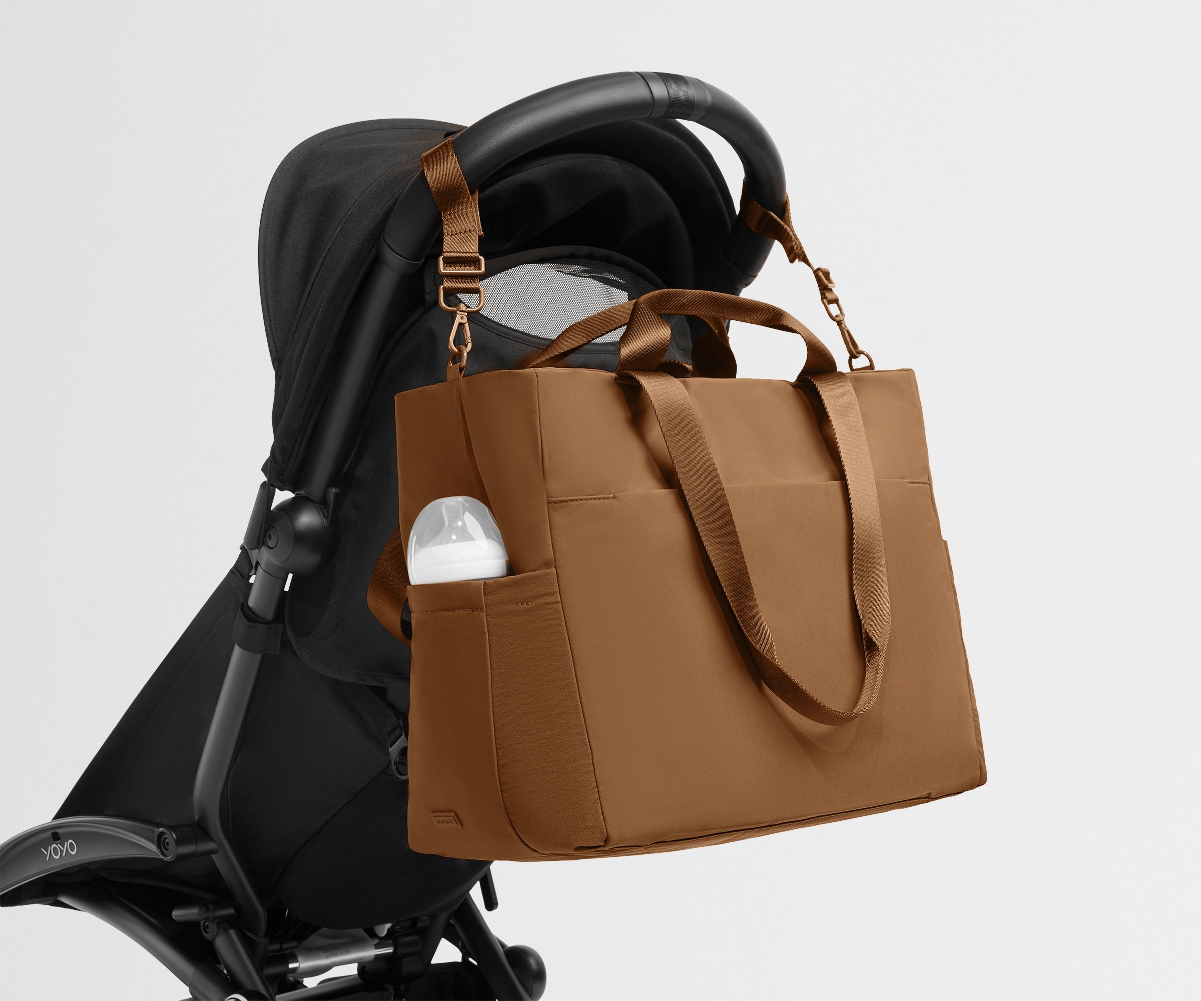 PDP_Featherlight_Diaper_Tote_Amaro_07.jpg