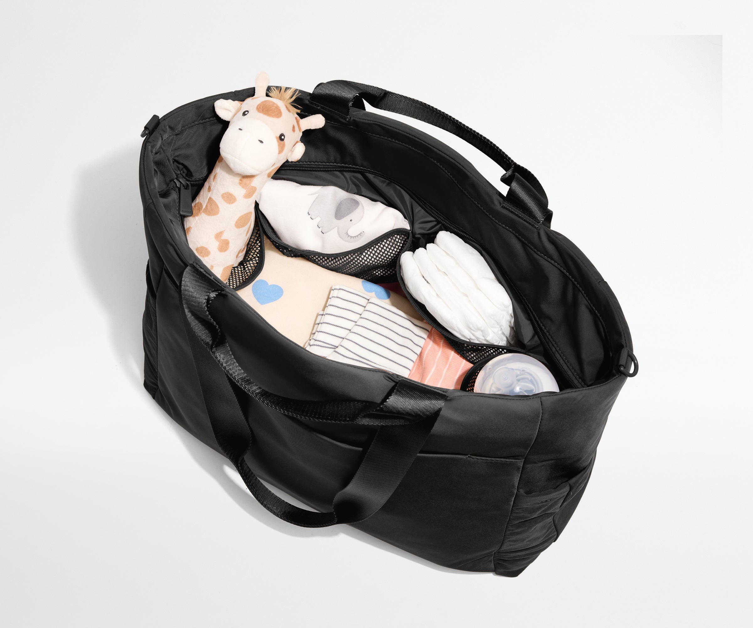 PDP_Featherlight_Diaper_Tote_Black_06-1.jpg