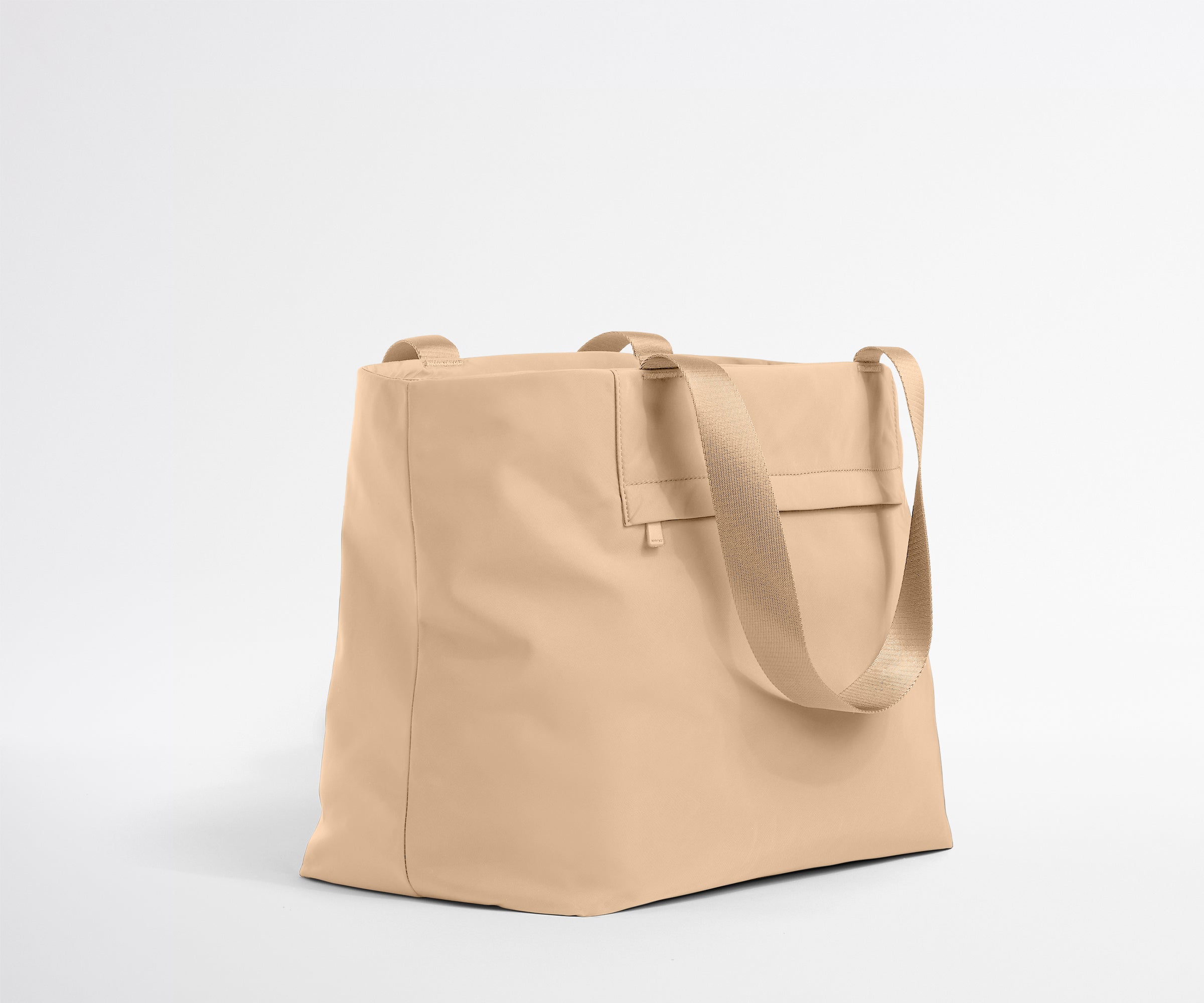 PDP_Featherlight_Tote_Camel_02.jpg