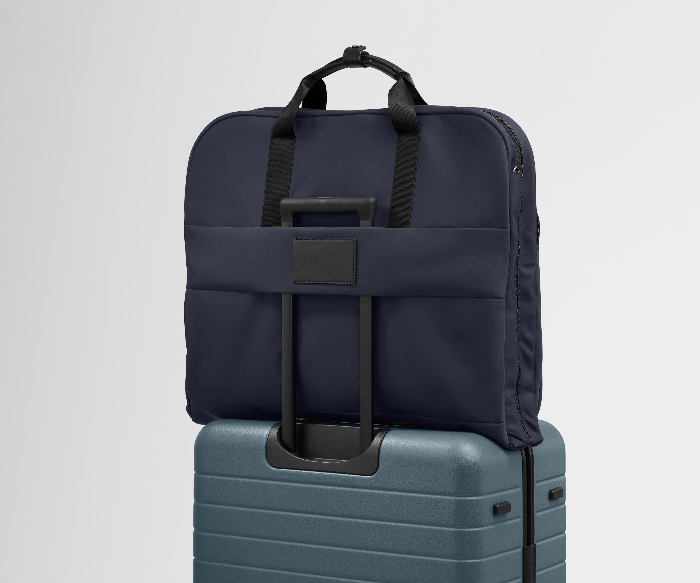 PDP_GarmentBag_BiFold_Navy_06.jpg