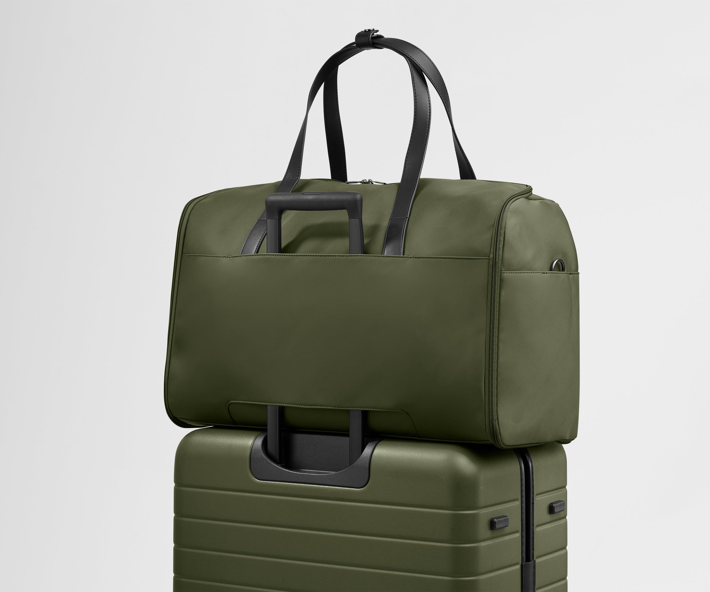 PDP_Garment_Duffle_Olive_06.jpg