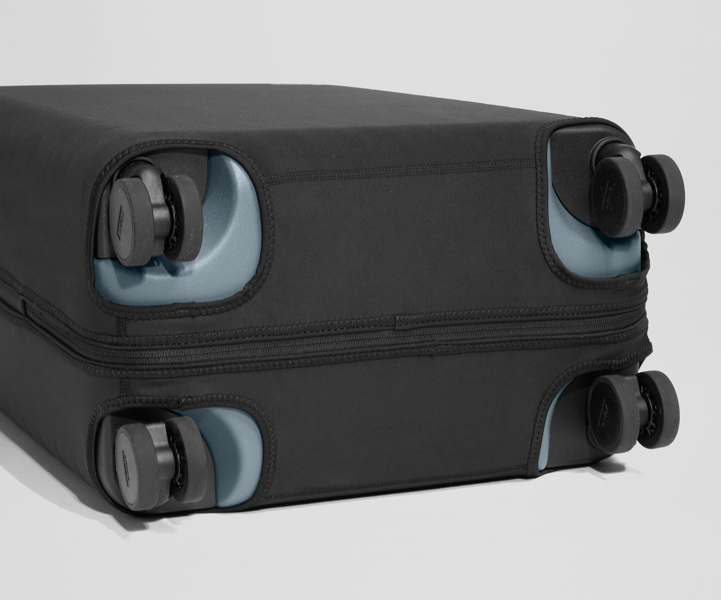 PDP_LuggageCover_Black_BCO_03.jpg