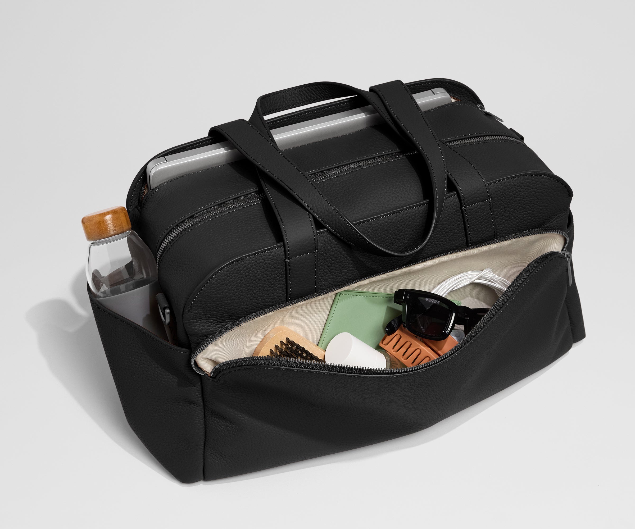 PDP_MeridianLeather_Duffle_Black_04.jpg