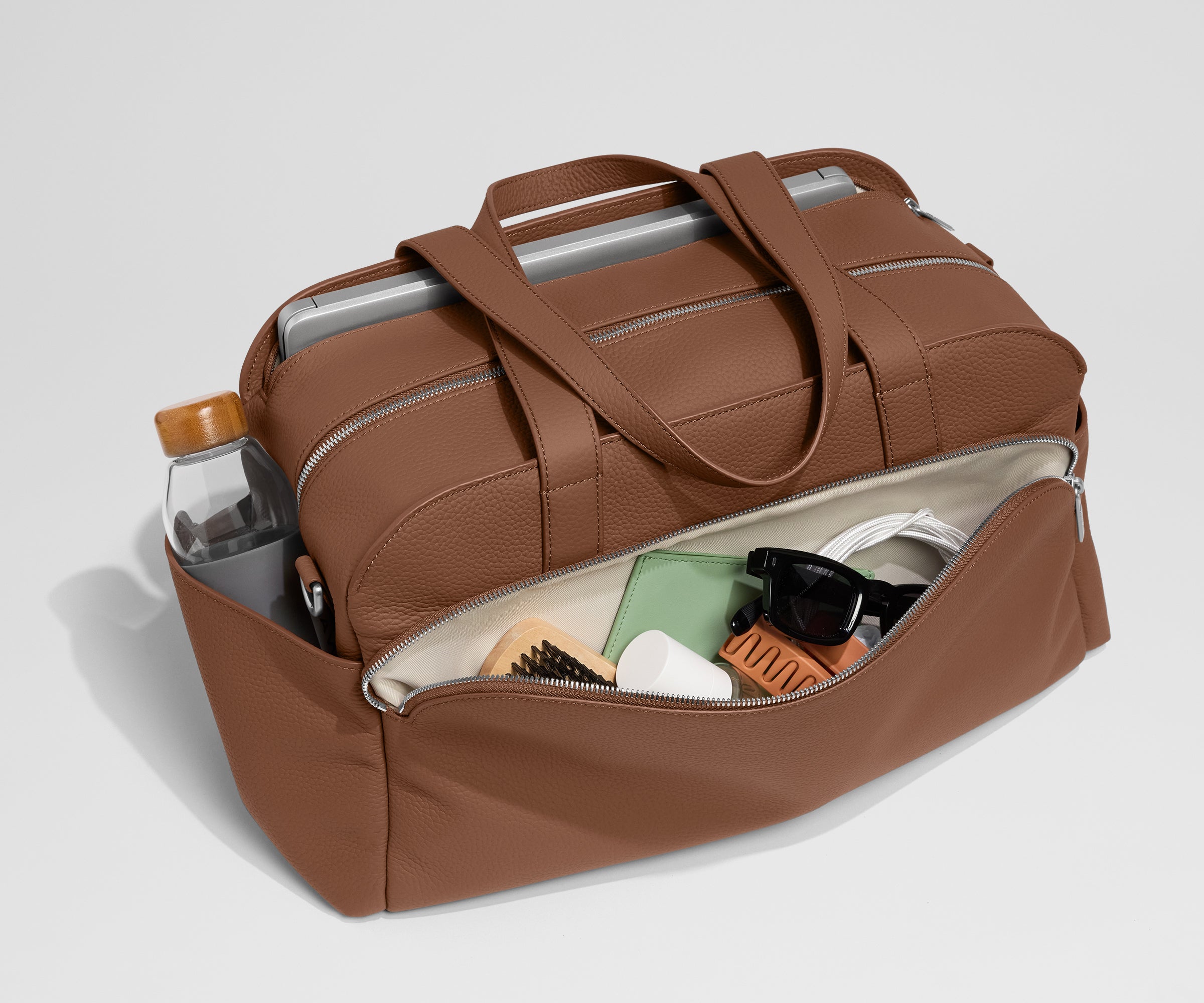 PDP_MeridianLeather_Duffle_Brown_04.jpg