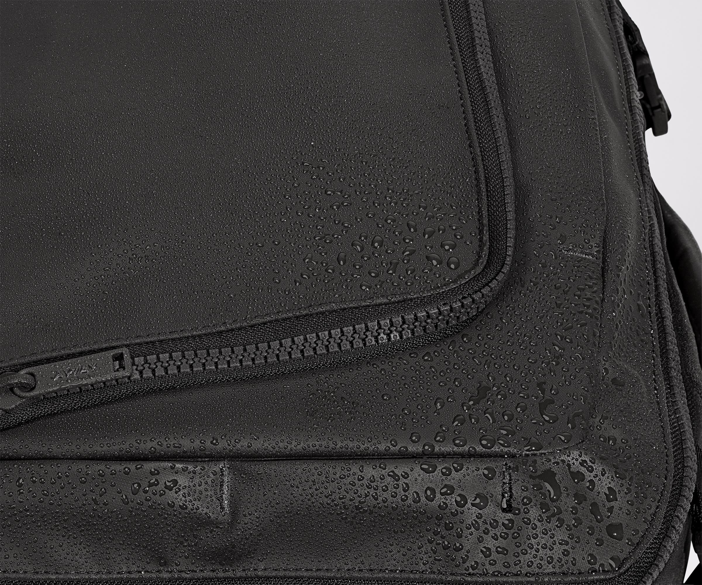 PDP_OutdoorBackpack25L_Black_WaterMaterial_54d19548-91c5-4d97-be83-72e9e5d6106b.jpg