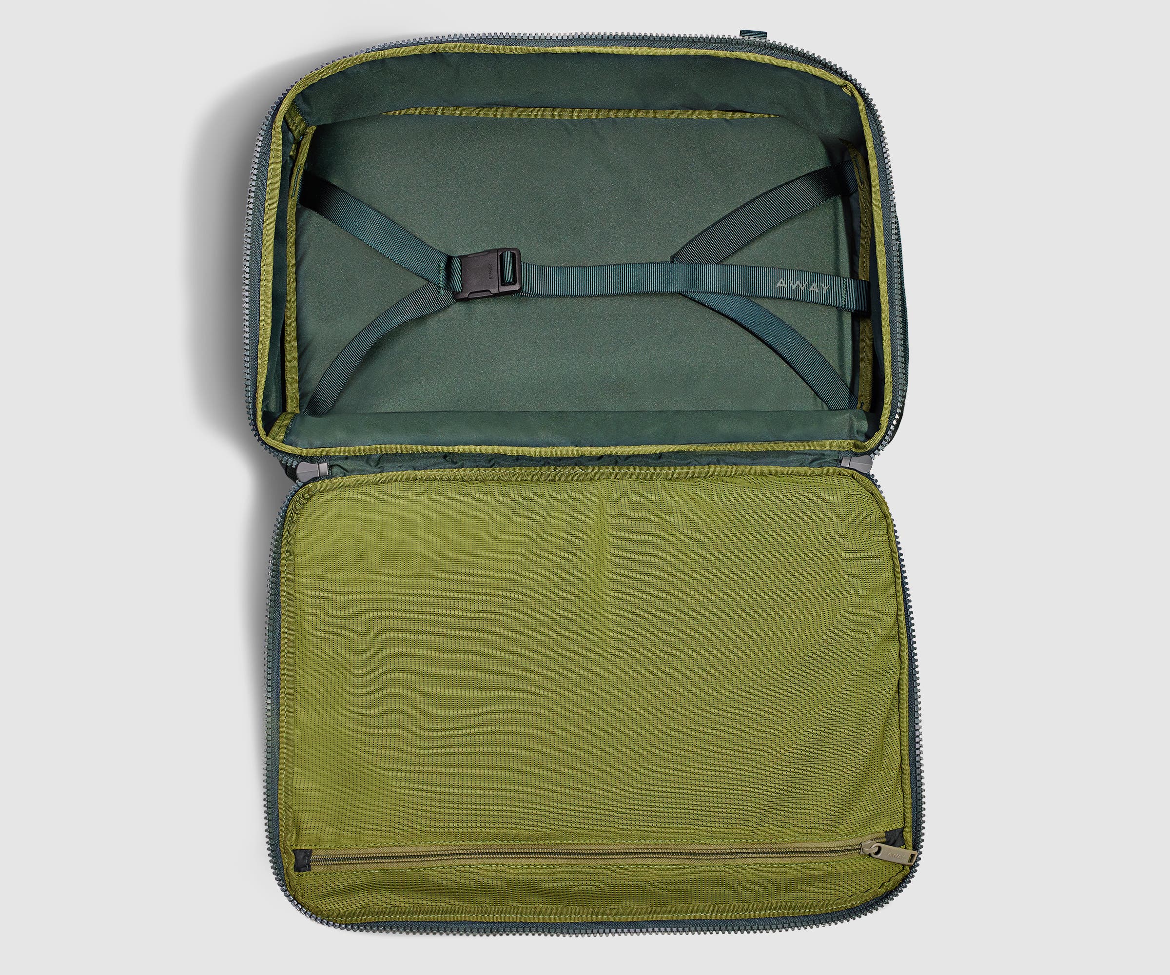 PDP_OutdoorBackpack25L_CoreGreen_InteriorEmpty.jpg