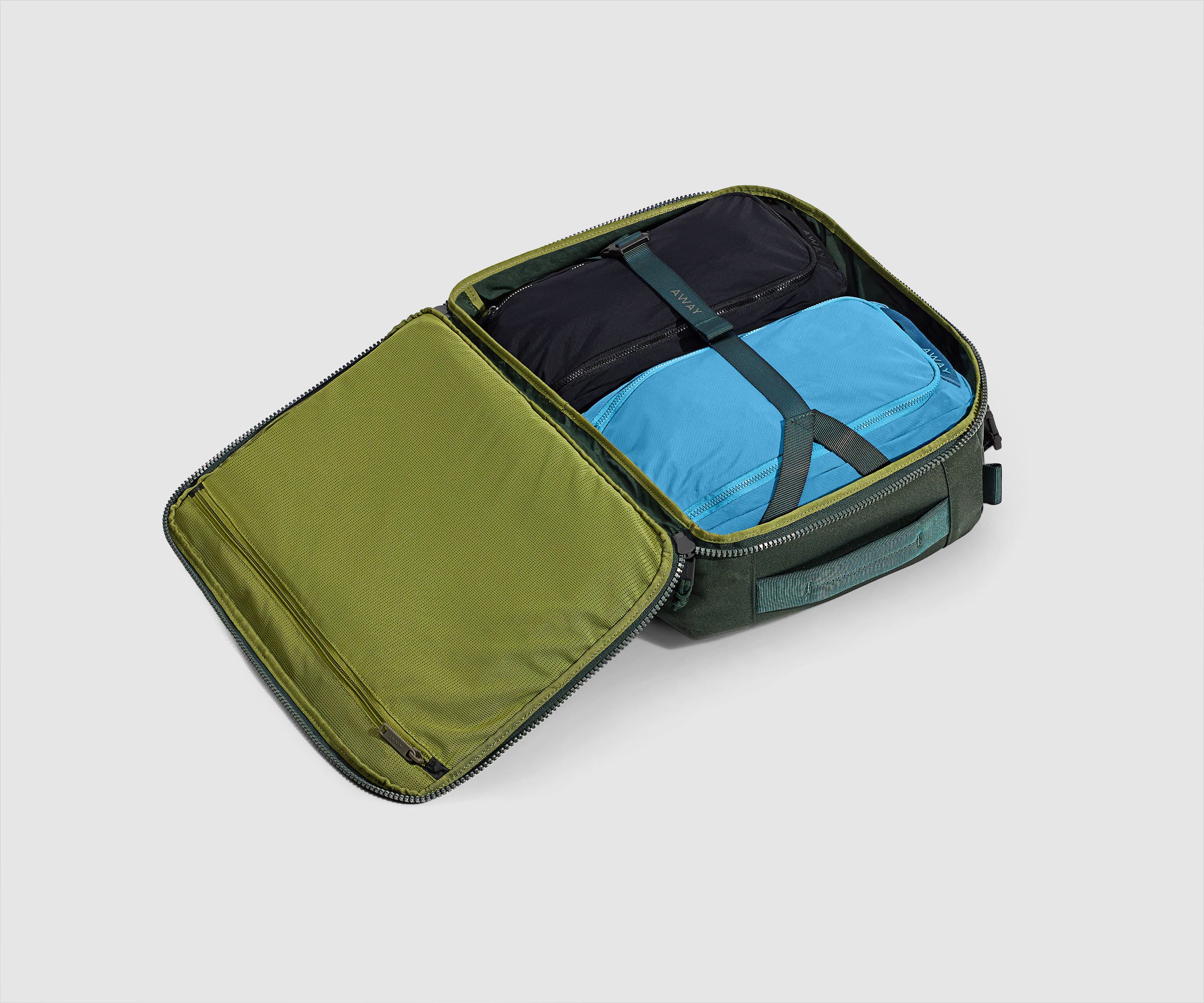 PDP_OutdoorBackpack25L_CoreGreen_InteriorPacked.jpg