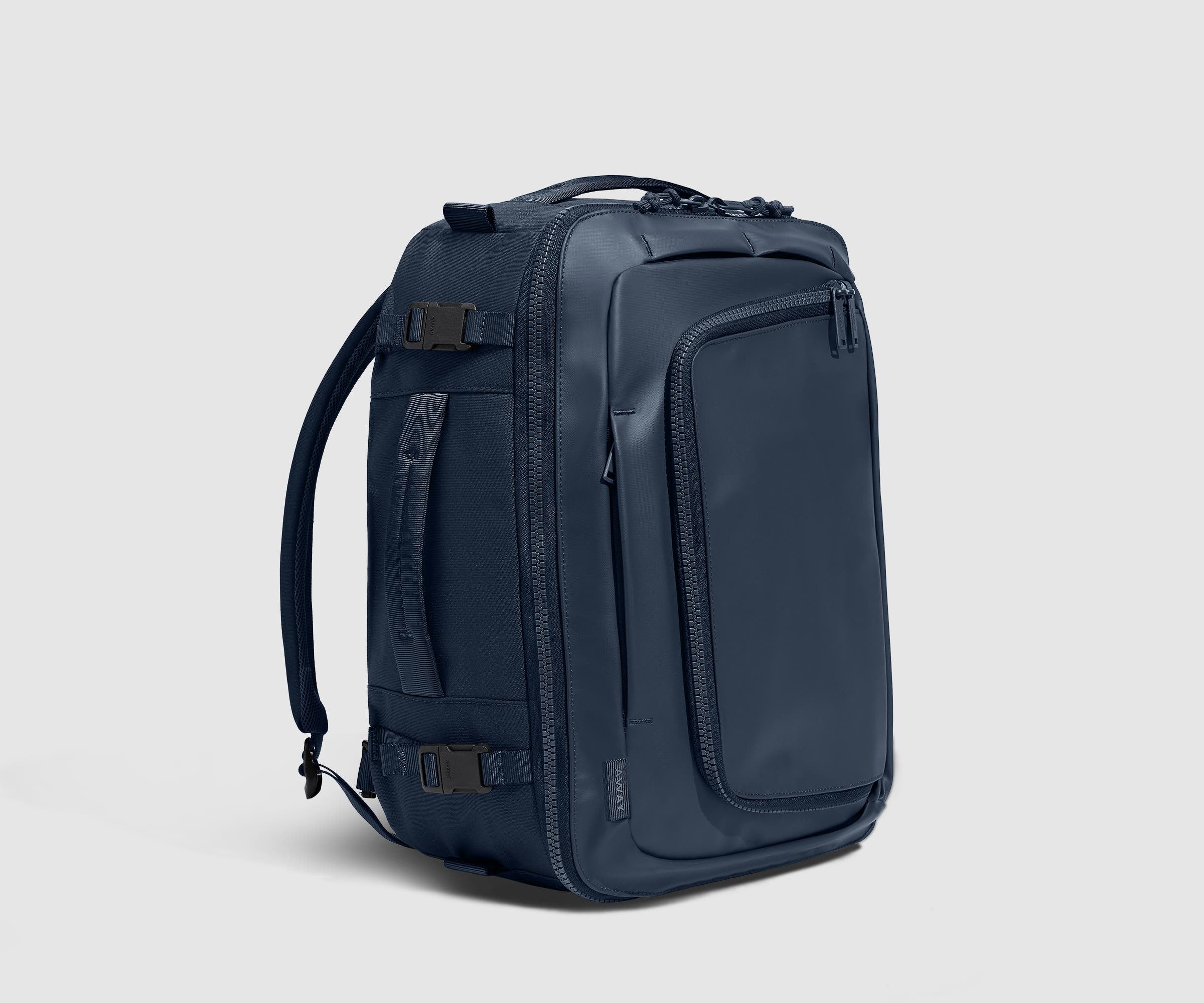 PDP_OutdoorBackpack25L_Navy_Angled.jpg