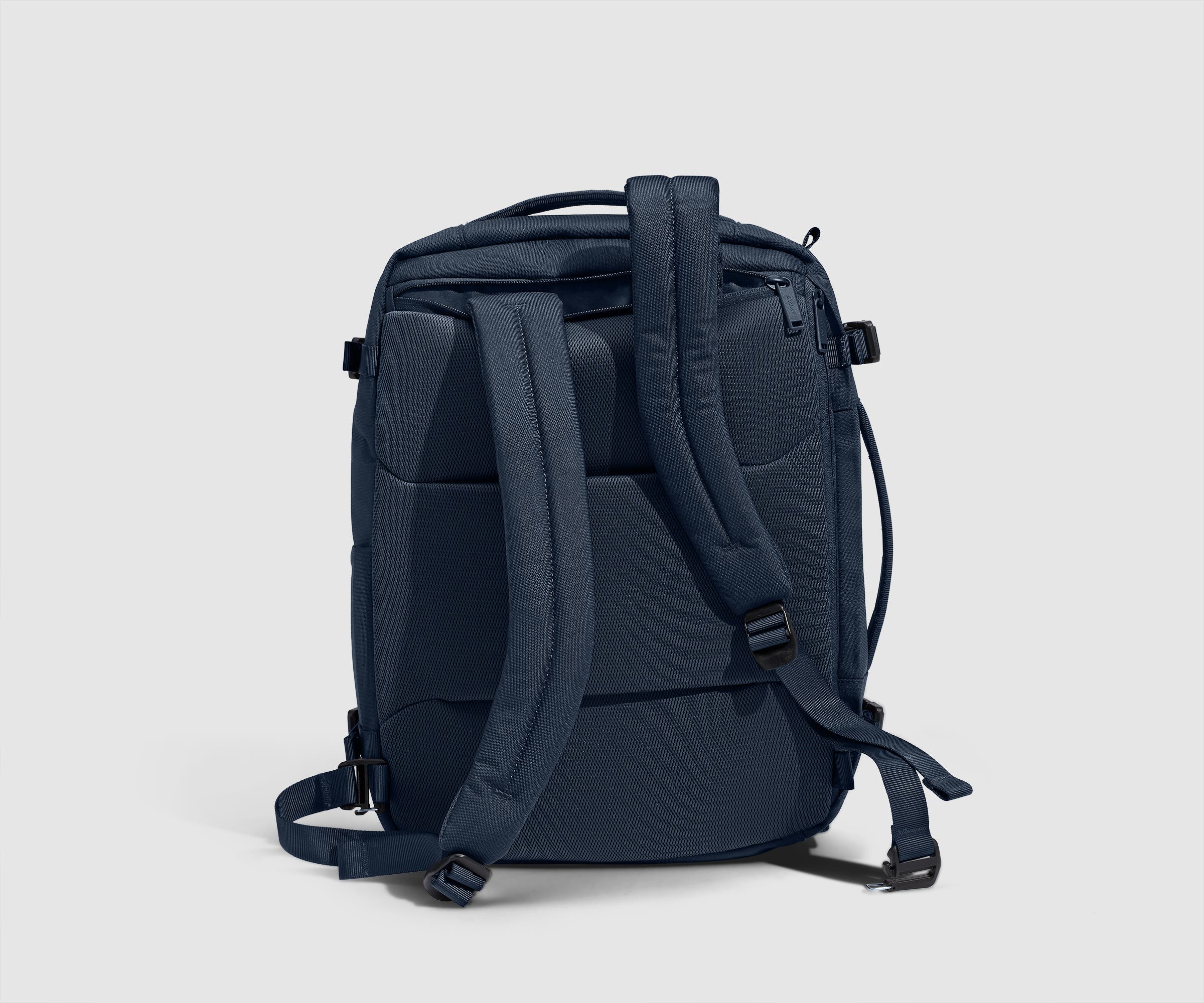 PDP_OutdoorBackpack25L_Navy_Back.jpg