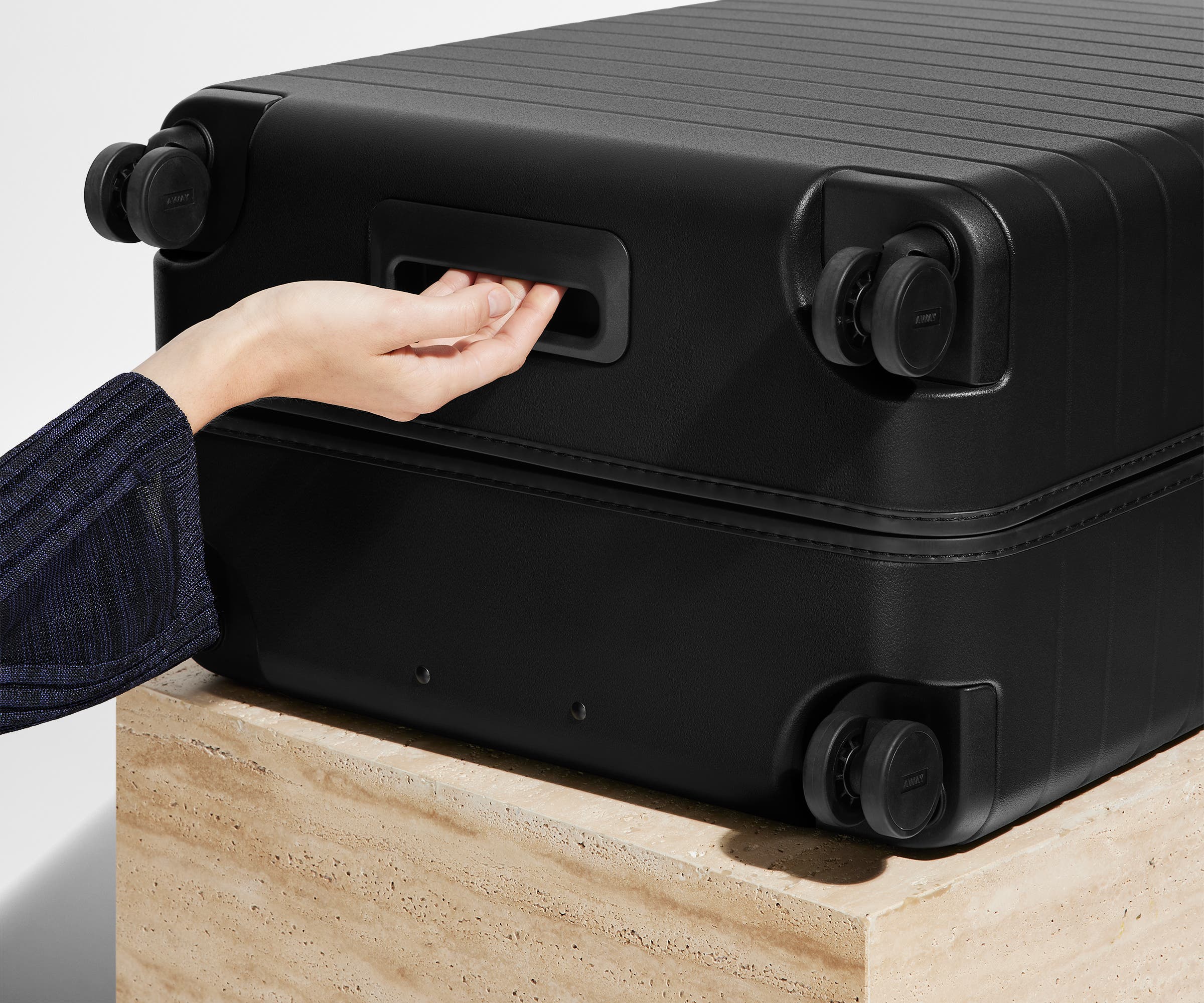 PDP_PC_Matte_Black_Large_06.jpg