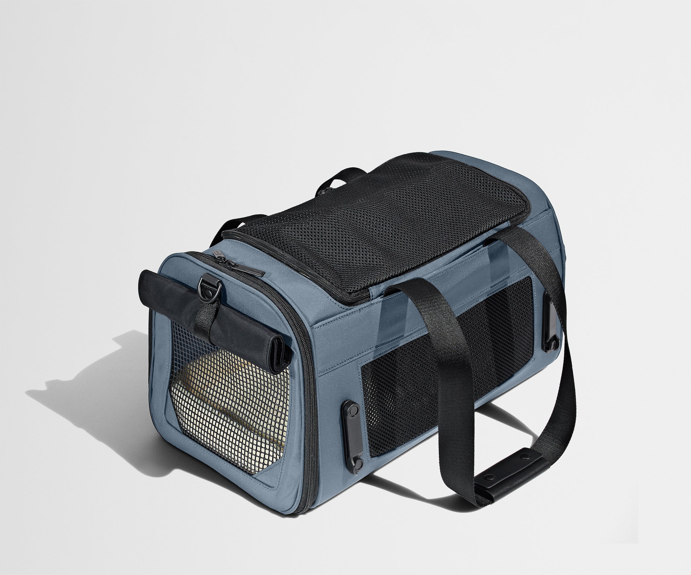 PDP_PetCarrier_Coast_07.jpg