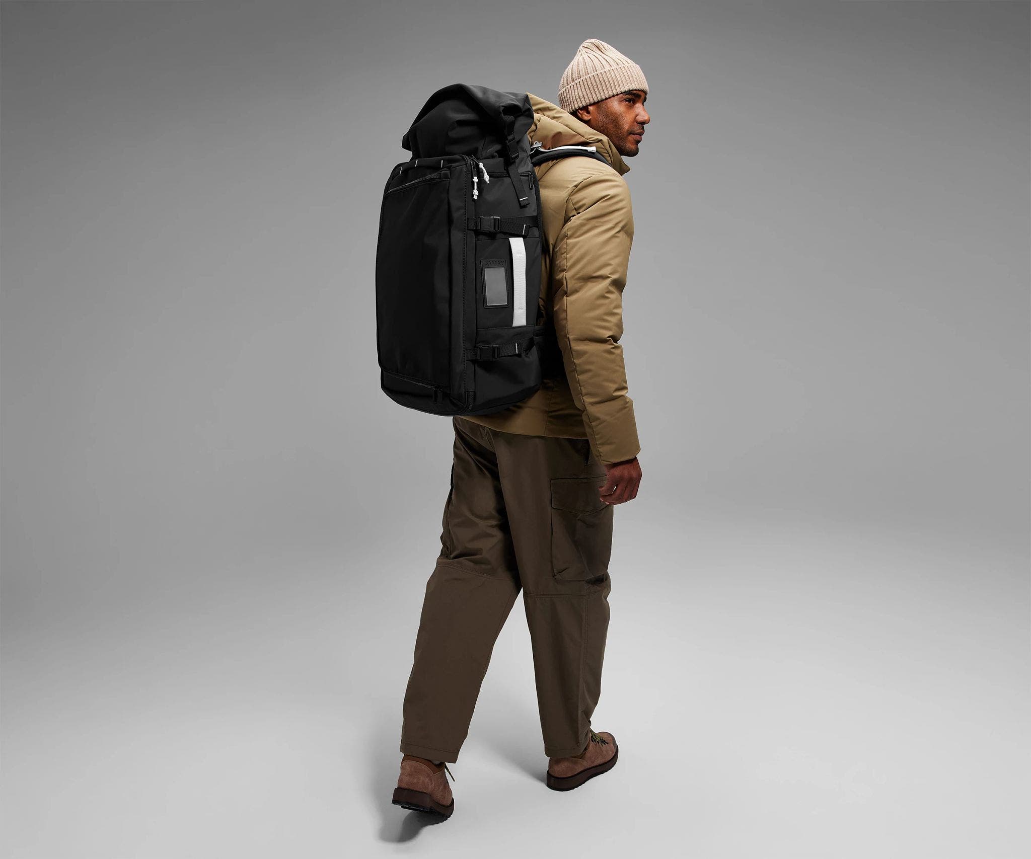 PDP_SkiBootBag_Black_Talent_05.jpg