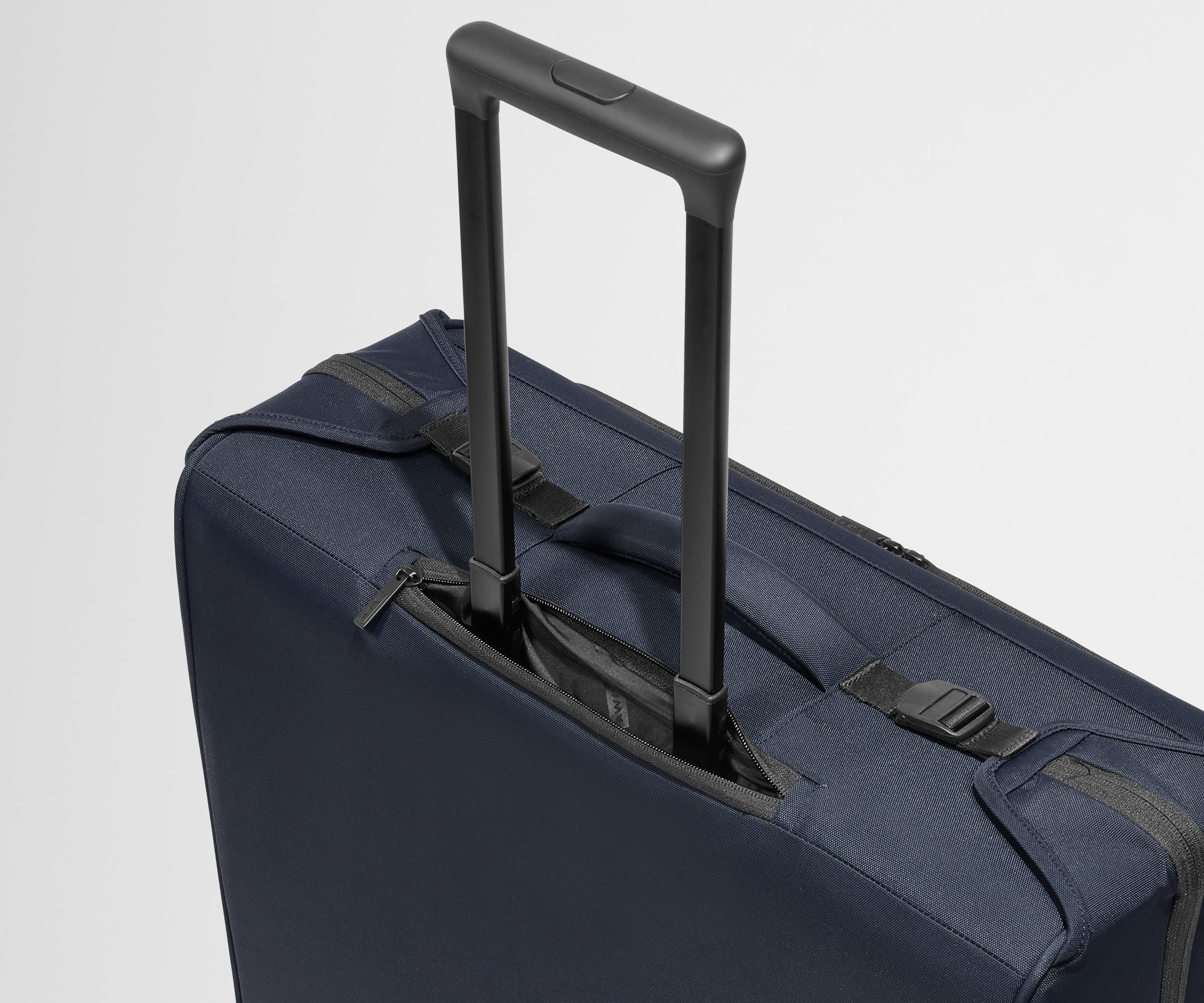 PDP_Softside_Roller_Navy_08.jpg