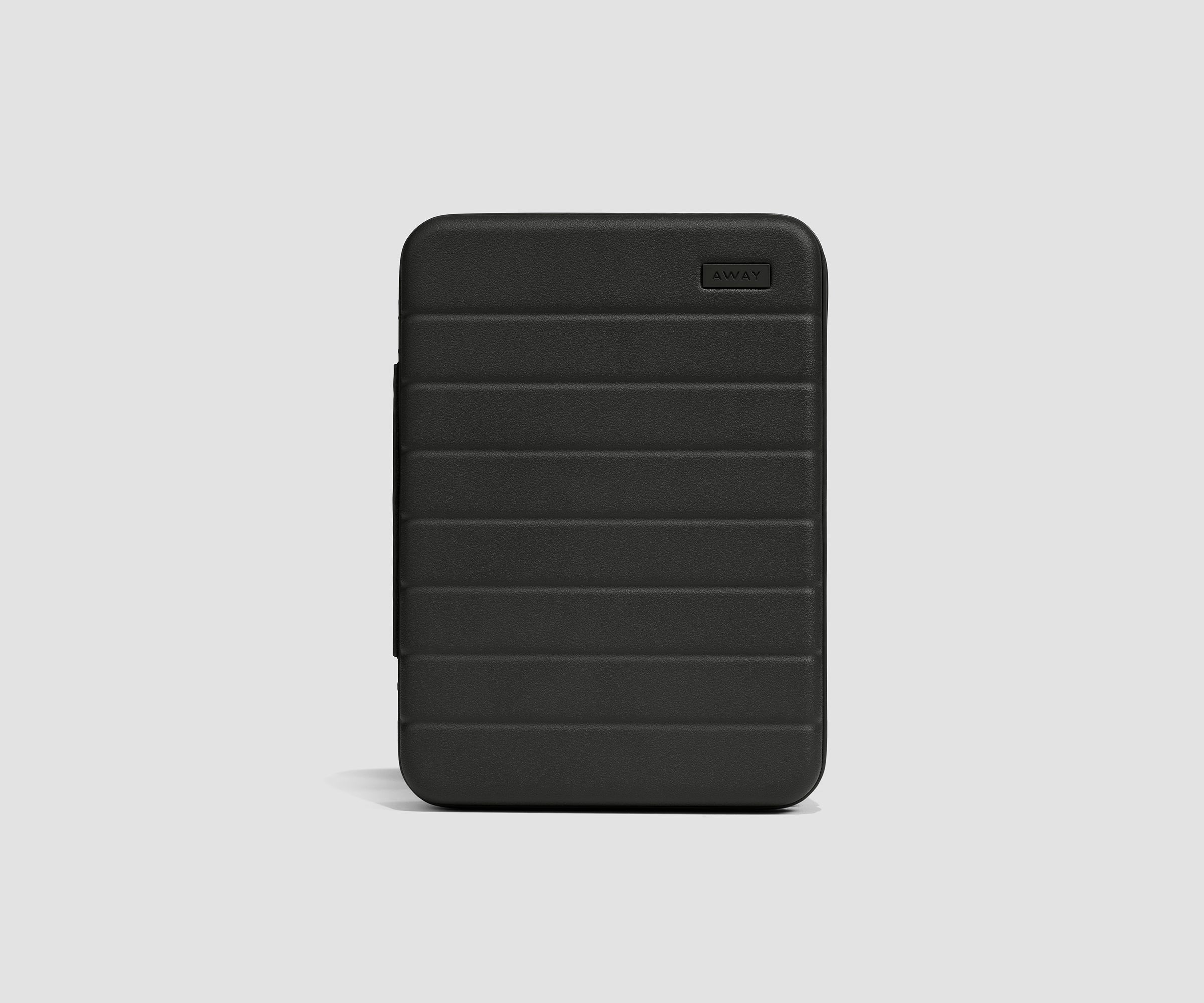 PDP_TechCase_Medium_Black_01.jpg