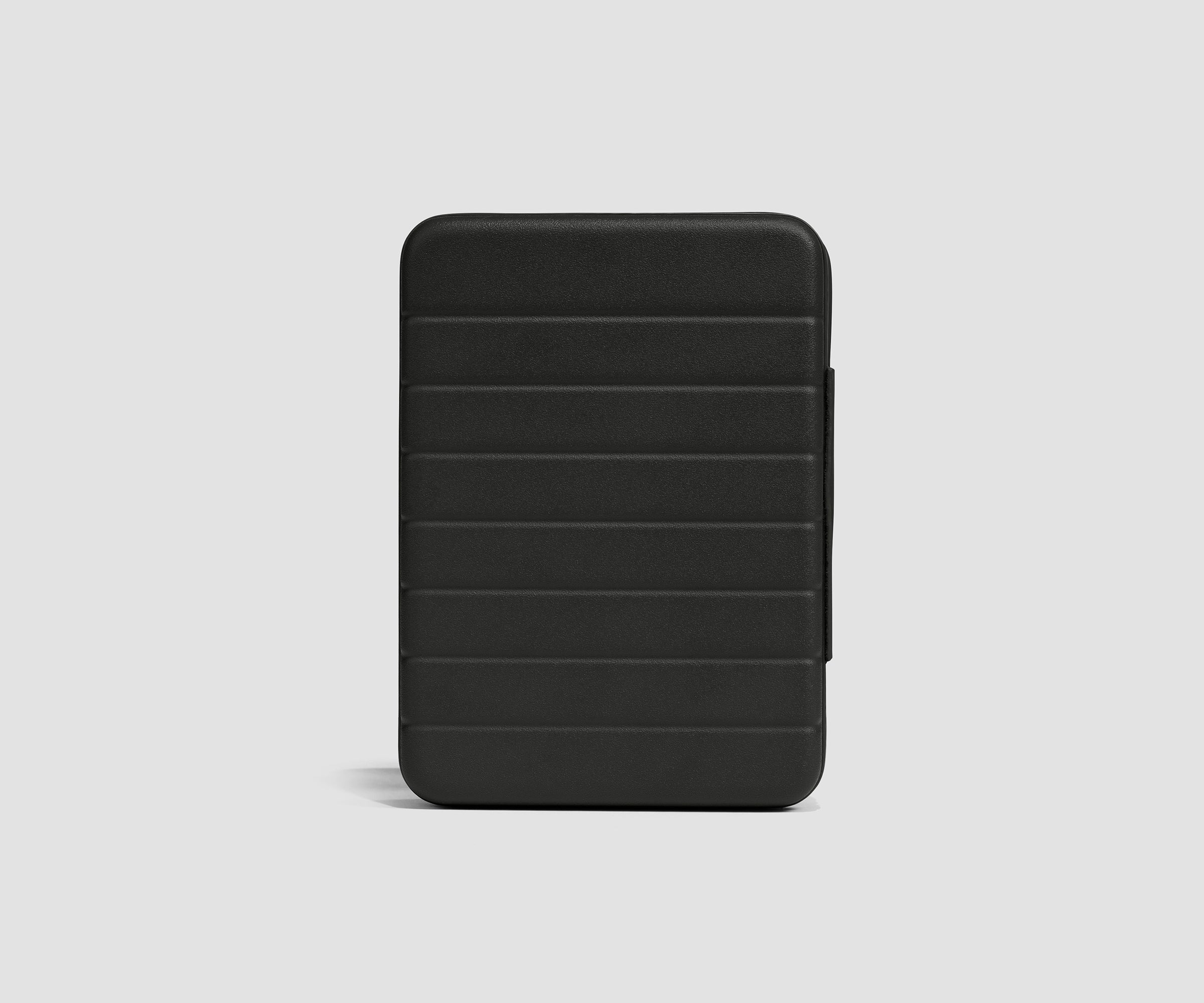 PDP_TechCase_Medium_Black_03.jpg